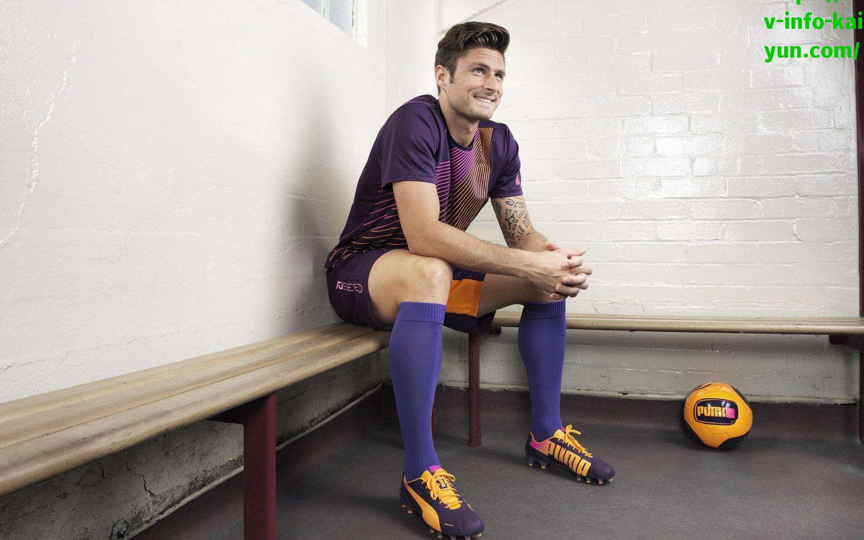 开云官网-欧洲豪门争夺战悄然开启，曼联核心B费或成今夏转会市场焦点