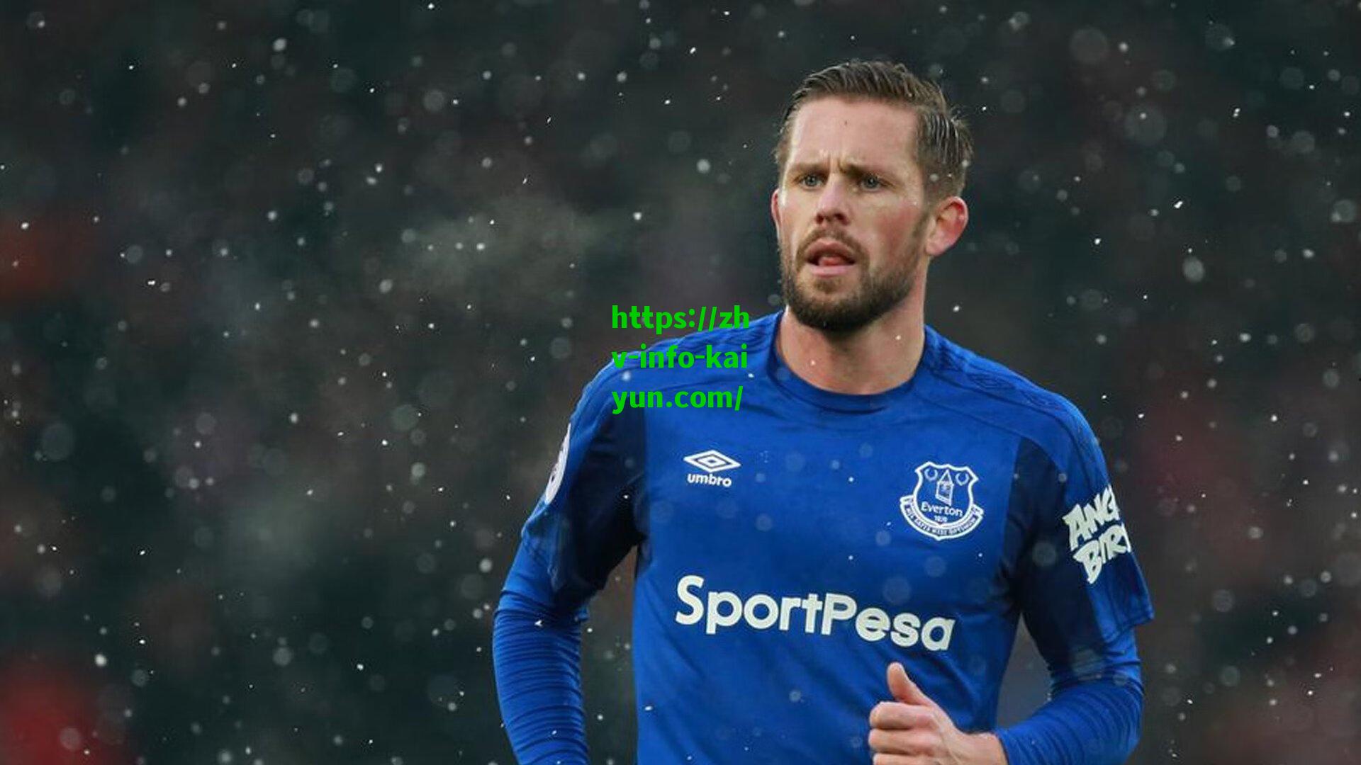 开云网页版：胡荷韬，校园新生的绿茵梦与海底捞六九折的小确幸